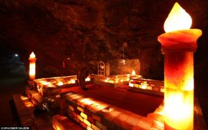 article-2312547-1969B6F5000005DC-68_964x605